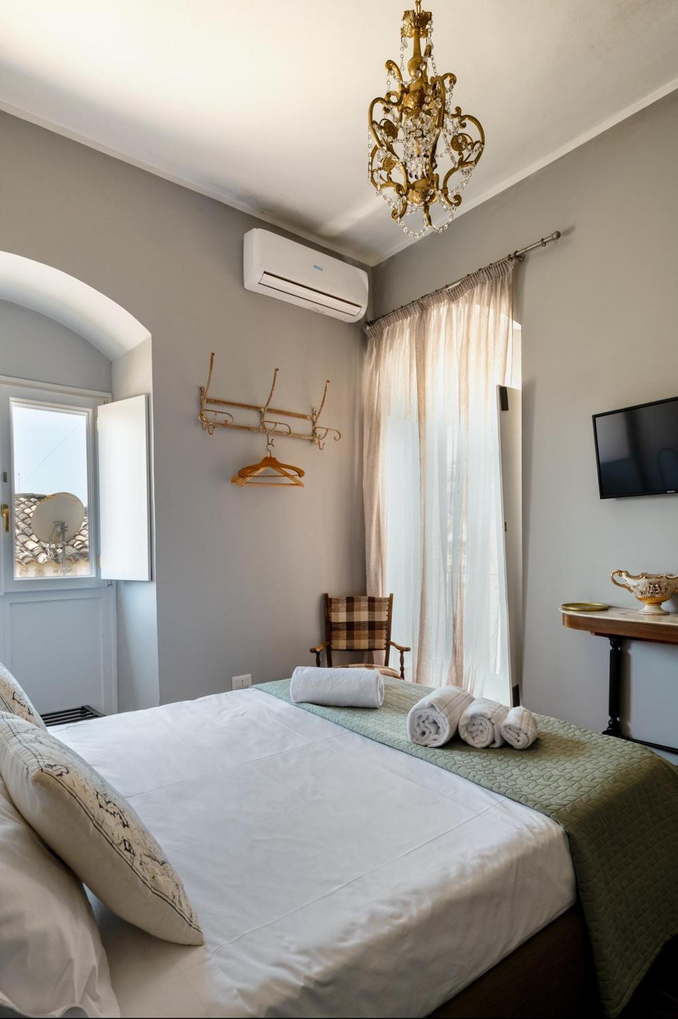 Bed and Breakfast Zioli à Noto Extérieur photo