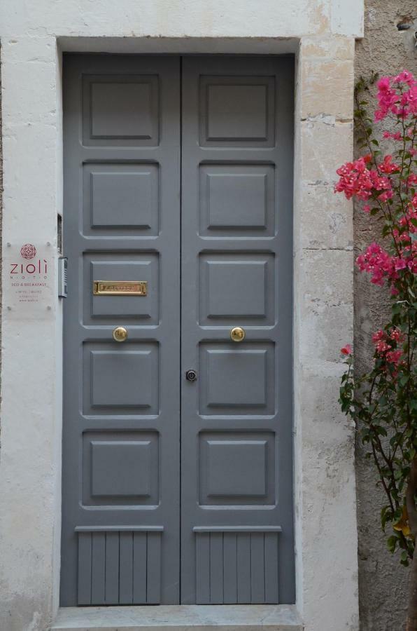 Bed and Breakfast Zioli à Noto Extérieur photo